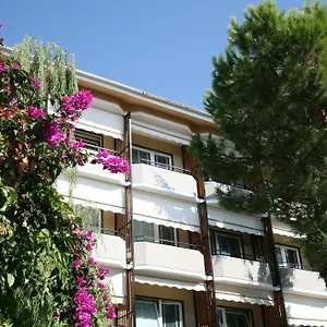 palace.hotelitalianriviera.com/